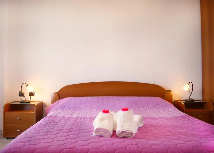 Erotokritos Apartment *