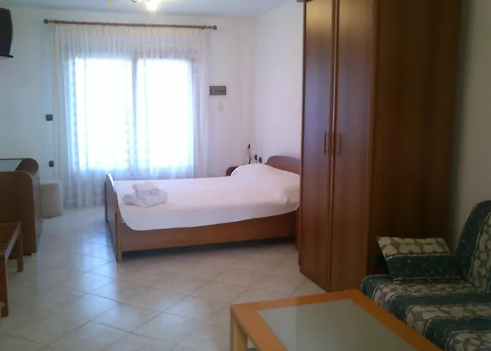 Erotokritos Apartment *