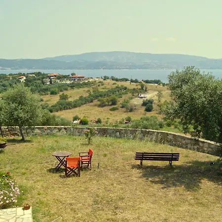 Erotokritos Apartment *
